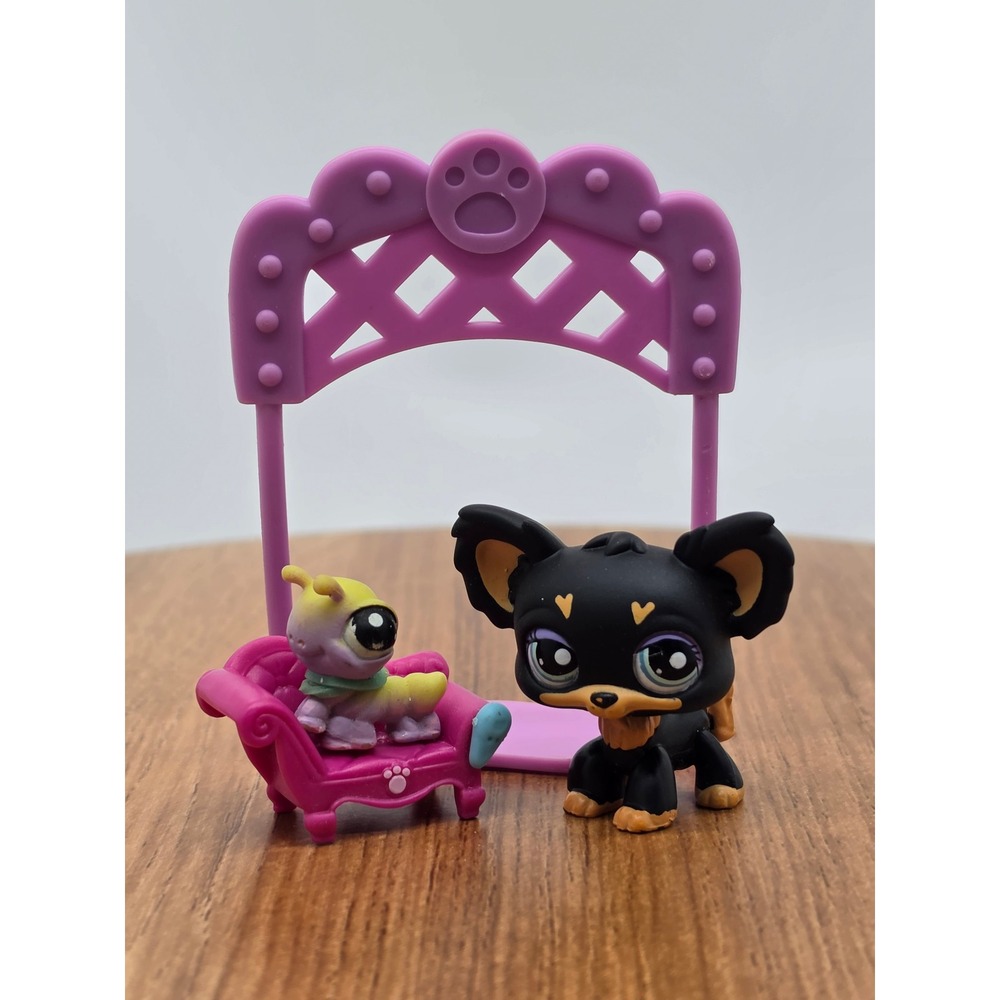 Littlest Pet Shop #1571 Black and Orange Chihuahua and caterpillar dollhouse lot